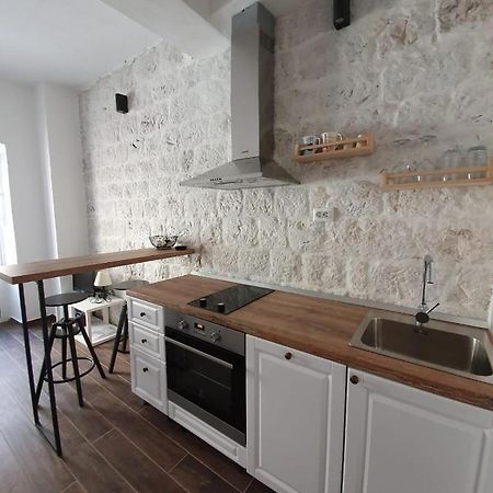 Apartments Kut Βις Εξωτερικό φωτογραφία