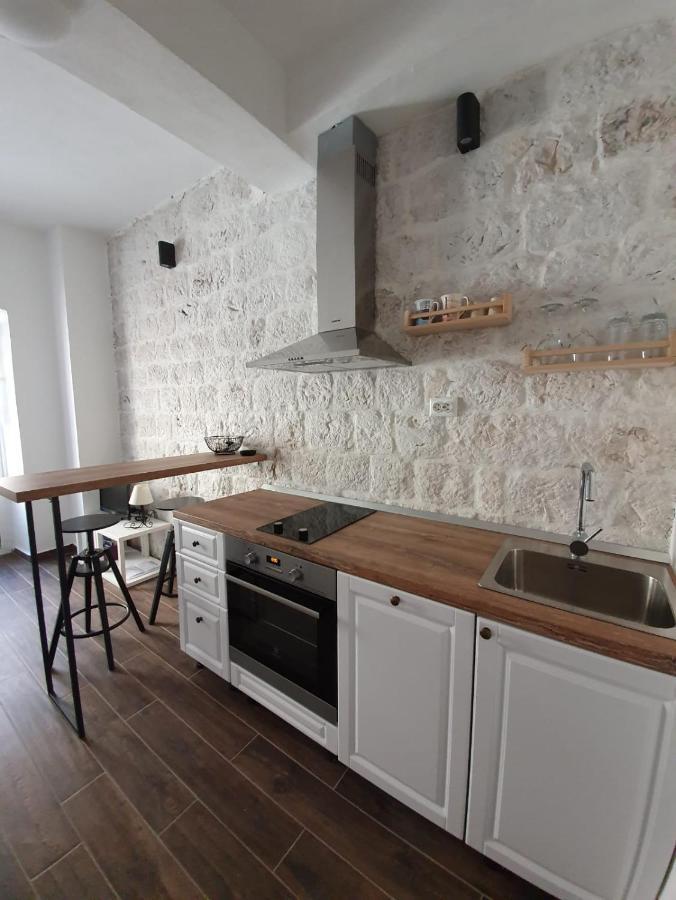 Apartments Kut Βις Εξωτερικό φωτογραφία